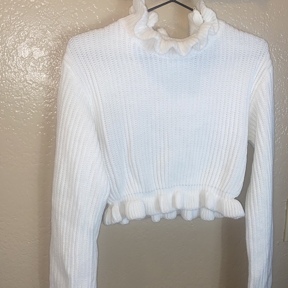 SHEIN medium white knit ruffle trim crop sweatshirt - Picture 2 of 4